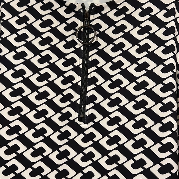 1ere Avenue black/cream geometric 3/4 sleeve asymmetrical hem tunic - Picture 3 of 10